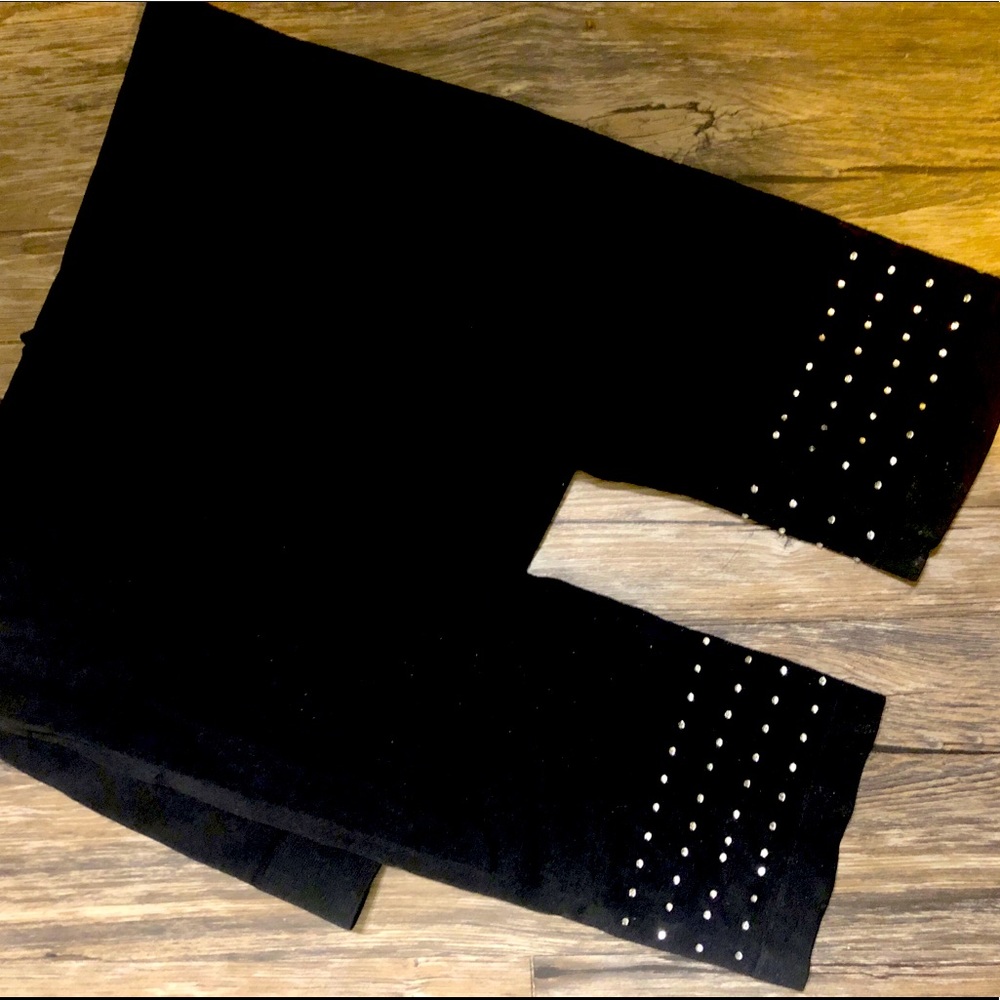 Black cropped-length leggings w/bejeweled cuffs